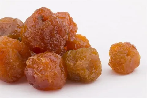 تصویر 2 از آلو بخارا ترش + خشک‌ شده به روش سنتی